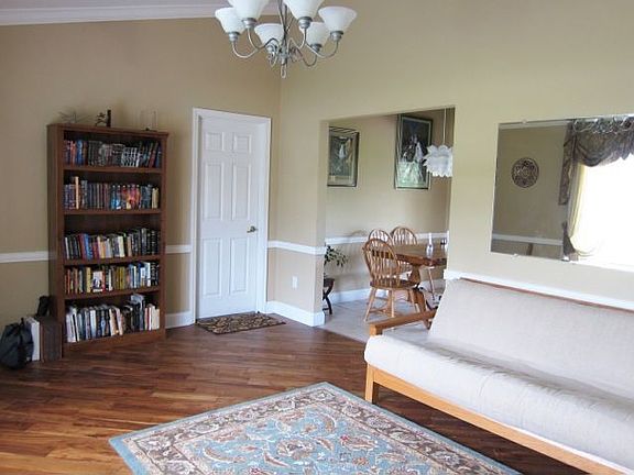dining room to kitchen