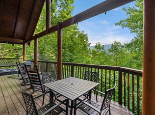945 Scenic Trl, Gatlinburg, TN 37738