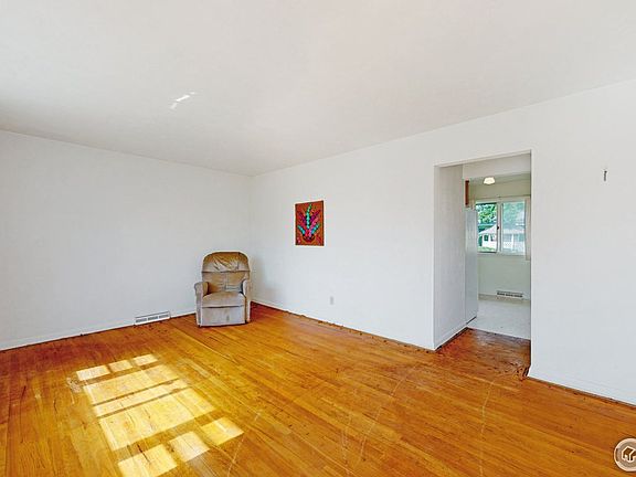 5th image of 503 26th Avenue Ct