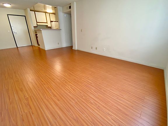 2nd image of 202-836 S Berendo St