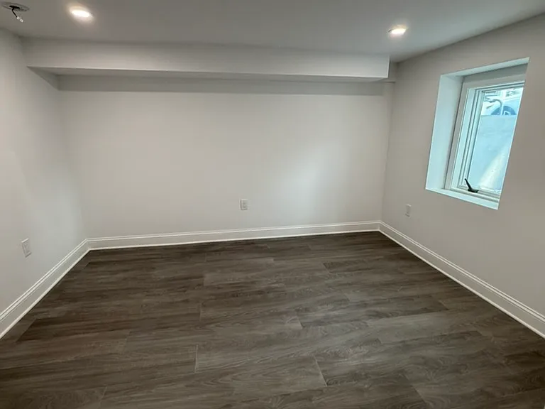 115 Bunker Hill Ln — Photo 16