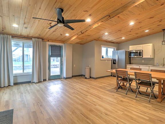 2nd image of 9476 Big Lake Rd