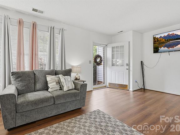 4th image of 9678 Old Gate Dr