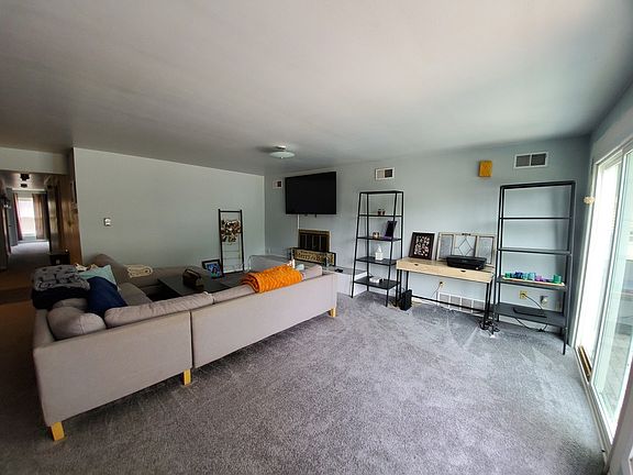 2nd image of 806 Dekalb Ave #4