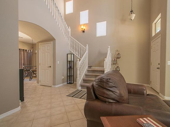 2nd image of 162 E Calle Del Rondador