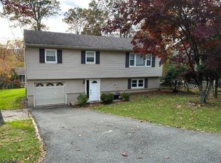 17 Normandy Cir #1, Hopatcong, NJ 07843