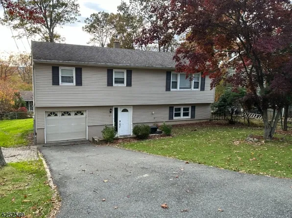 17 Normandy Cir #1, Hopatcong Boro, NJ 07843