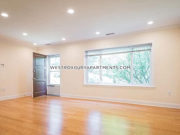 2nd image of 497 Vfw Pkwy #1