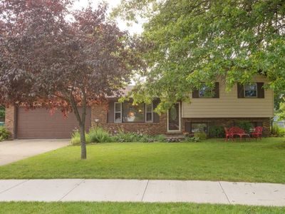 747 Potowatomi Dr, New Carlisle, IN, 46552