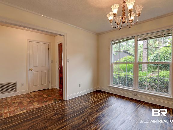 5th image of 145 Rolling Hill Dr