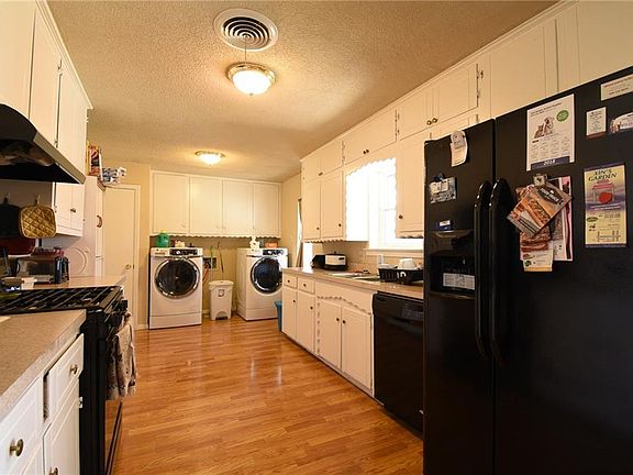 2nd image of 135 Parks Dr