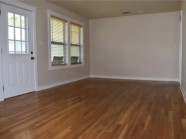 2109 Wright St — Photo 10