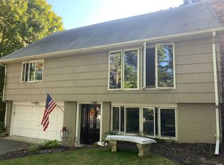 14 Bay Dr W, Huntington, NY 11743