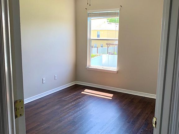 4th image of 1820 Great Falls Way
