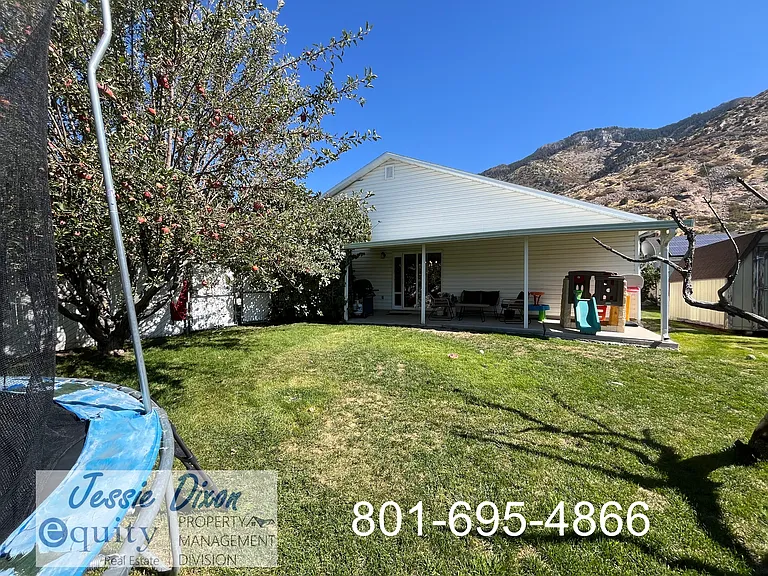 1043 Sharp Mountain Dr — Photo 15