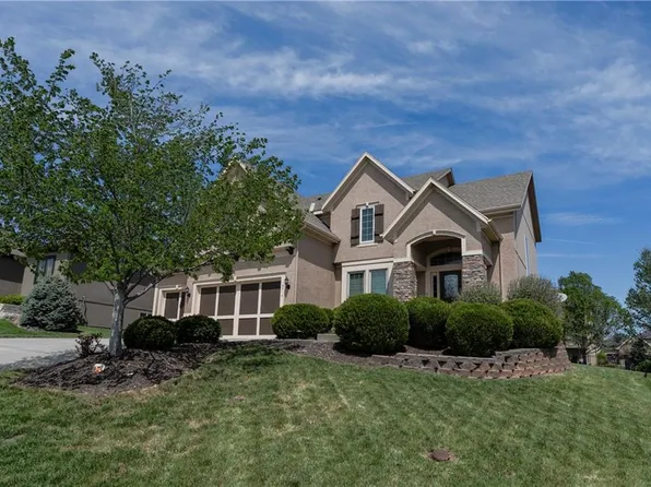 18914 W 100th St, Lenexa, KS 66220