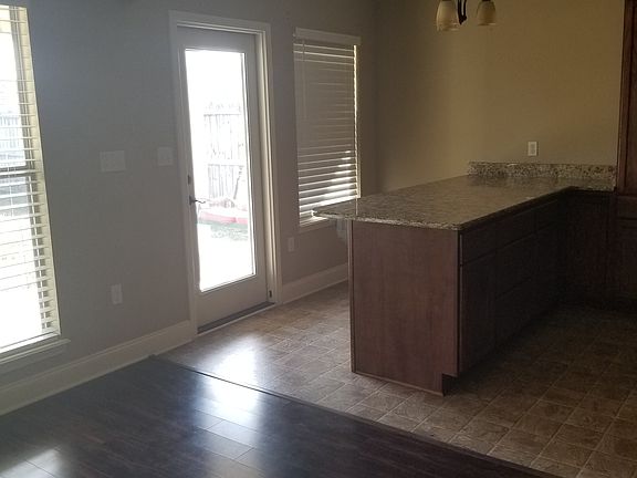 5th image of 3705 Sabine Pass Dr