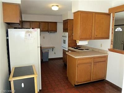 5th image of 1910 E 42nd St