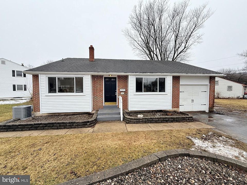 1st image of 149 Lake Dr