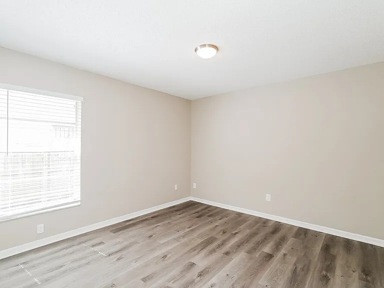 1352 Foxboro Dr — Photo 13
