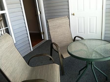 4th image of 712 W Barrington Cir #122