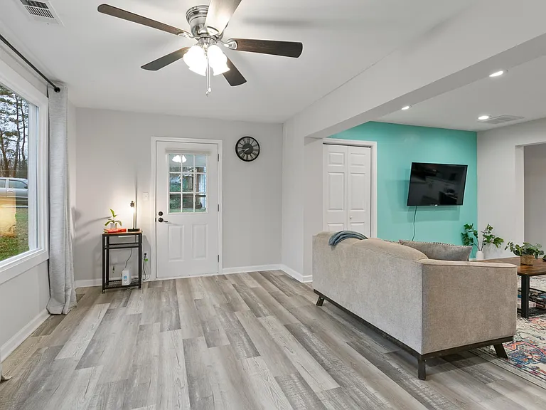 3032 Brook Dr — Photo 11