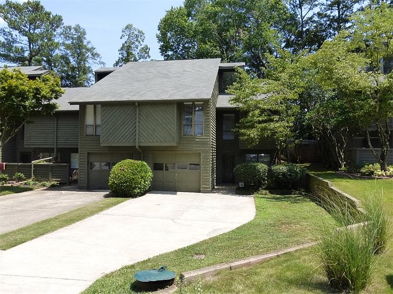 1st image of 1016 Creatwood Cir SE