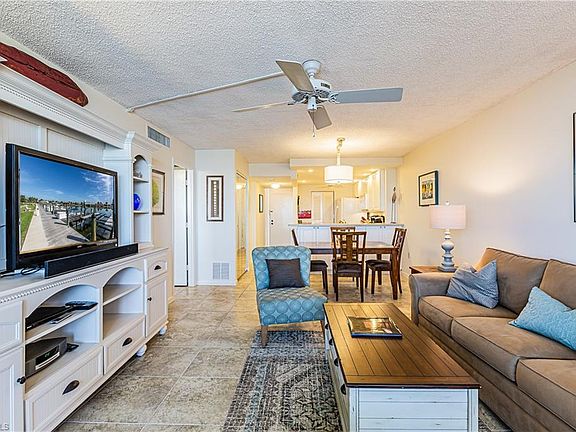 2nd image of 651 Seaview Ct #B-606