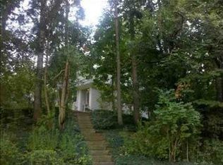 817 Oakridge Dr, Jackson, MI 49203
