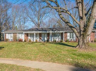 409 Spring Valley Ct, Chesterfield, MO 63017