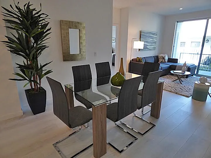 1526 Armacost Ave — Photo 11