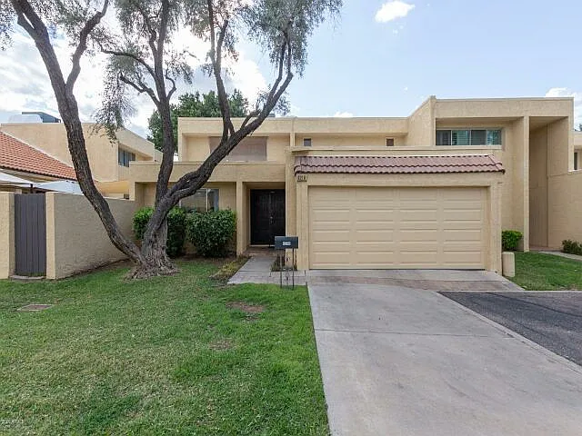 21st Ave & Bethany Home — Photo 2