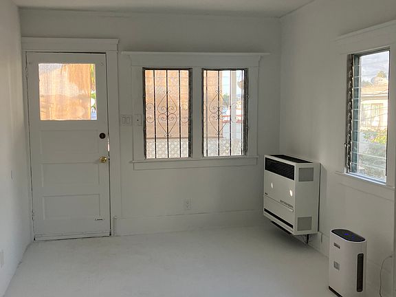 3rd image of 622 N La Fayette Park Pl