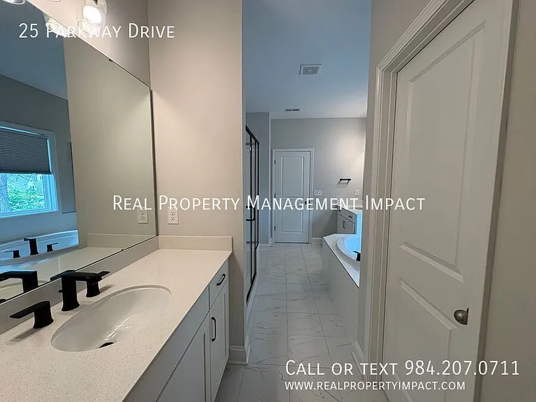 25 Parkway Dr — Photo 39
