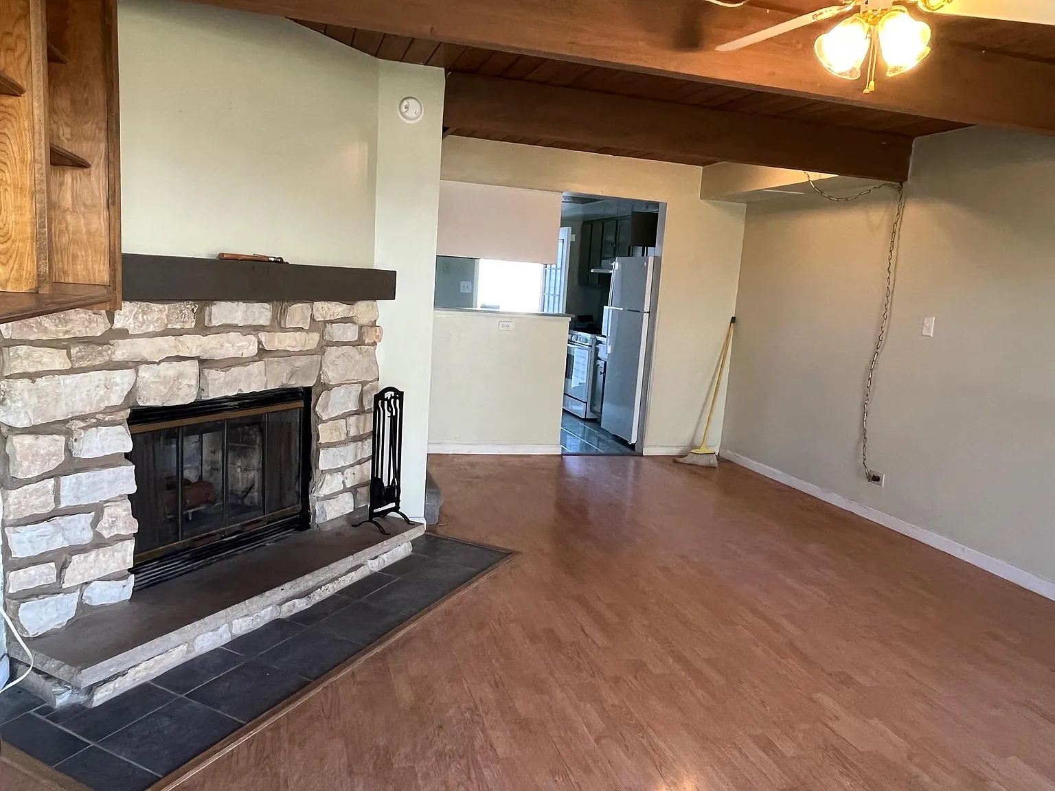 477 Meadow Green Ln photo 1