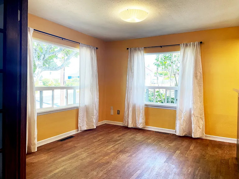 1616 Perry Ave — Photo 15