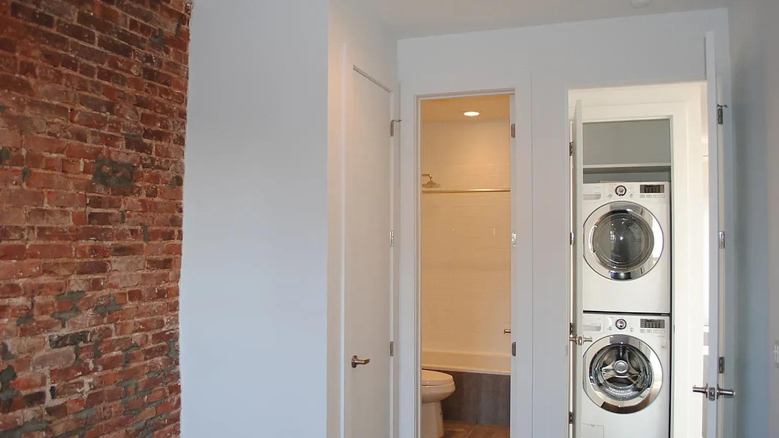 3021 Tilden Avenue — Photo 4