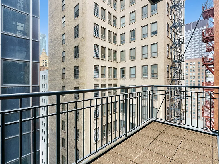 212 W Washington St #1613 — Photo 18