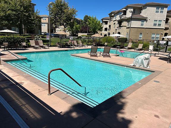 2nd image of 1300 Moon Cir Unit 1328