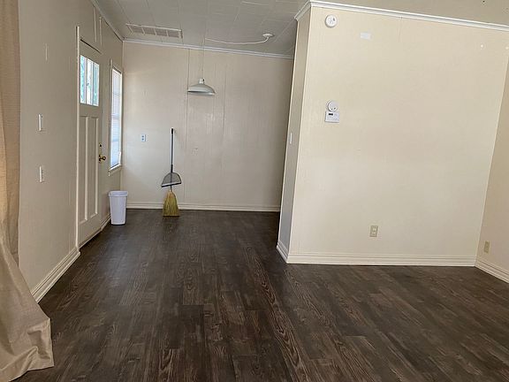 5th image of 802 N Jefferson St