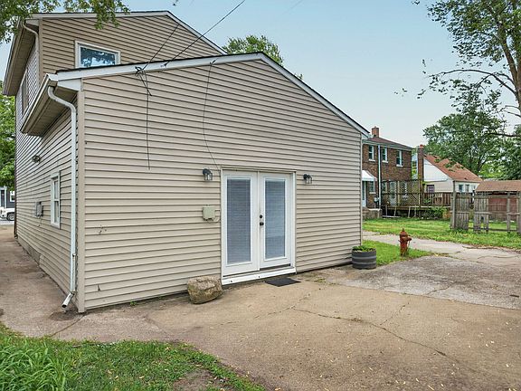 5th image of 6542 McCook Ave