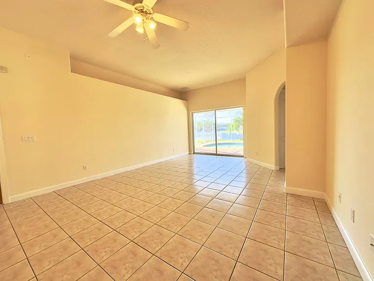 565 Limerick Dr — Photo 24