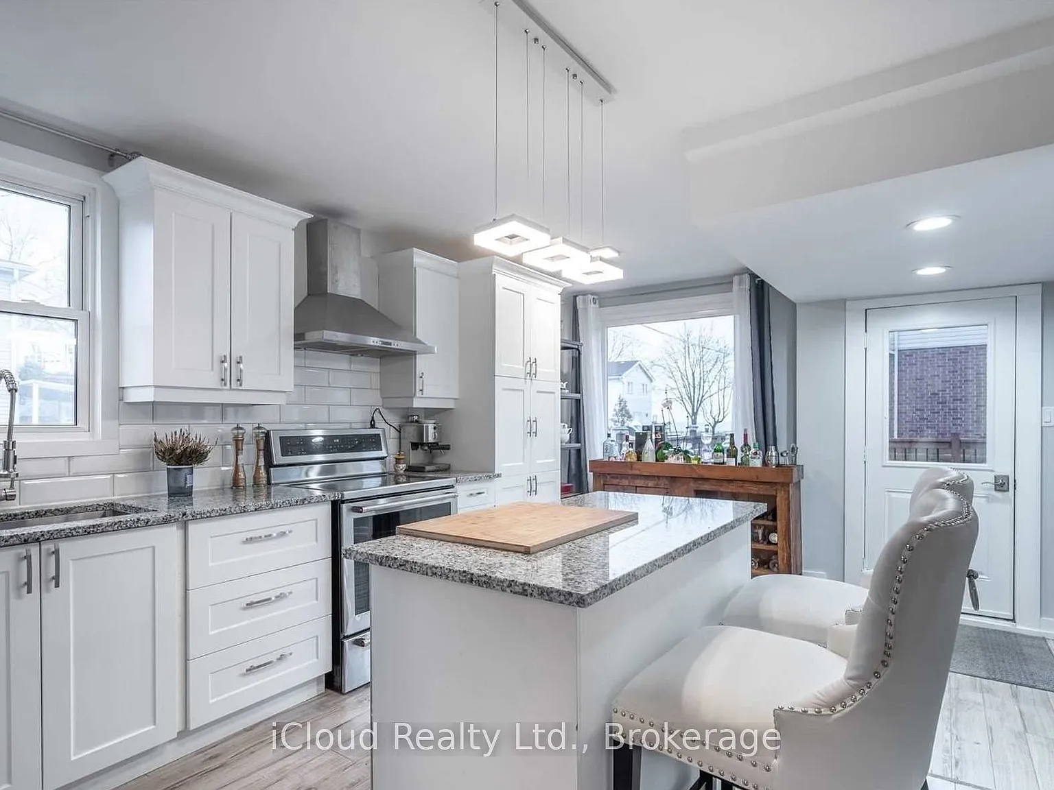 2 bed, $2,400 — Photo 4
