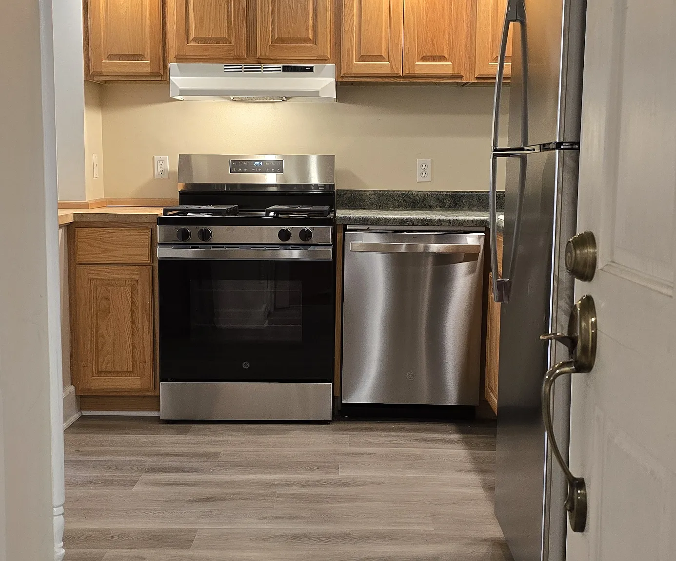212 Oak Street - 7 — Photo 1