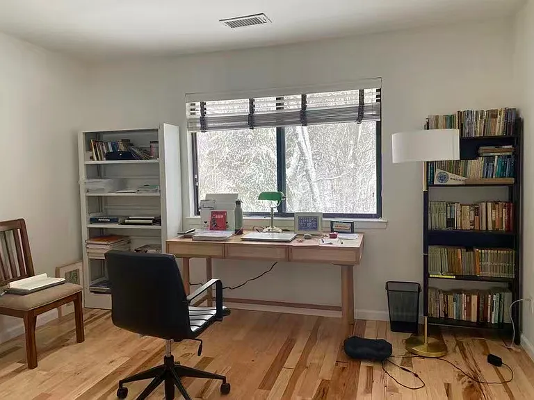 137 Foxwood Dr — Photo 10