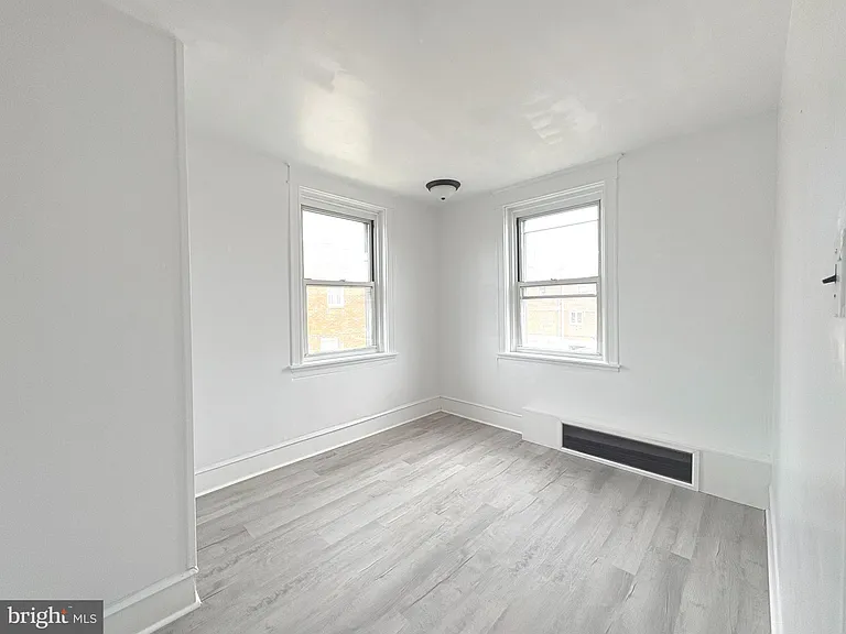 2241 Knorr St — Photo 18