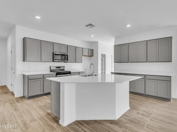 12208 E Morris Carson Dr, Vail, AZ 85641