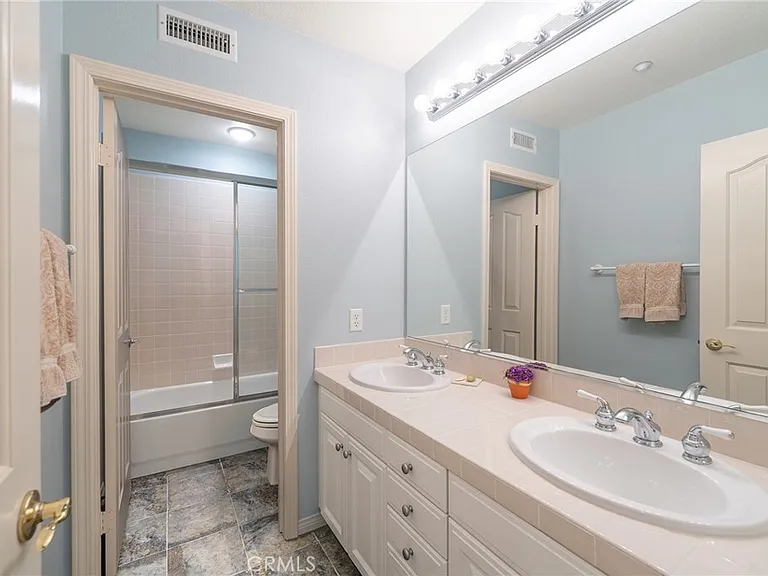 6267 Pacific Pointe Dr — Photo 35
