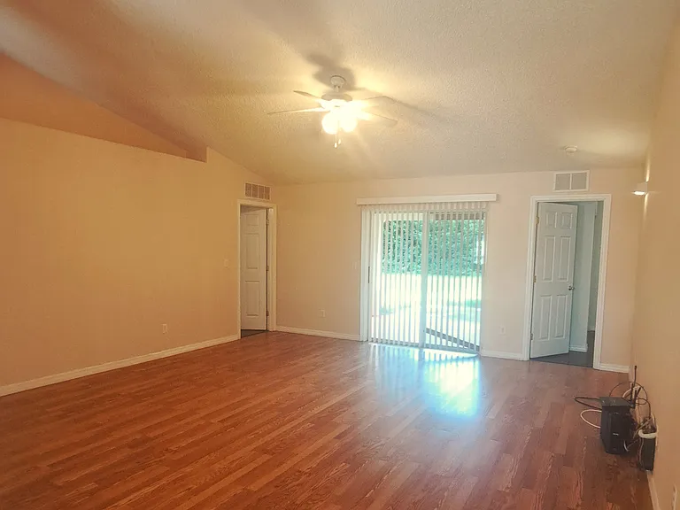 16 Lloshire Path — Photo 14