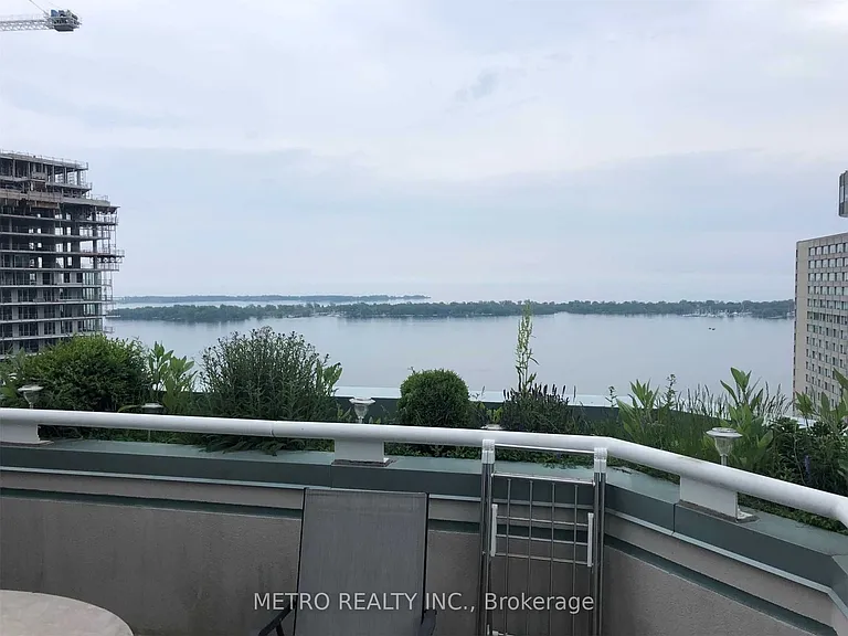 10 Yonge St #3412 — Photo 14